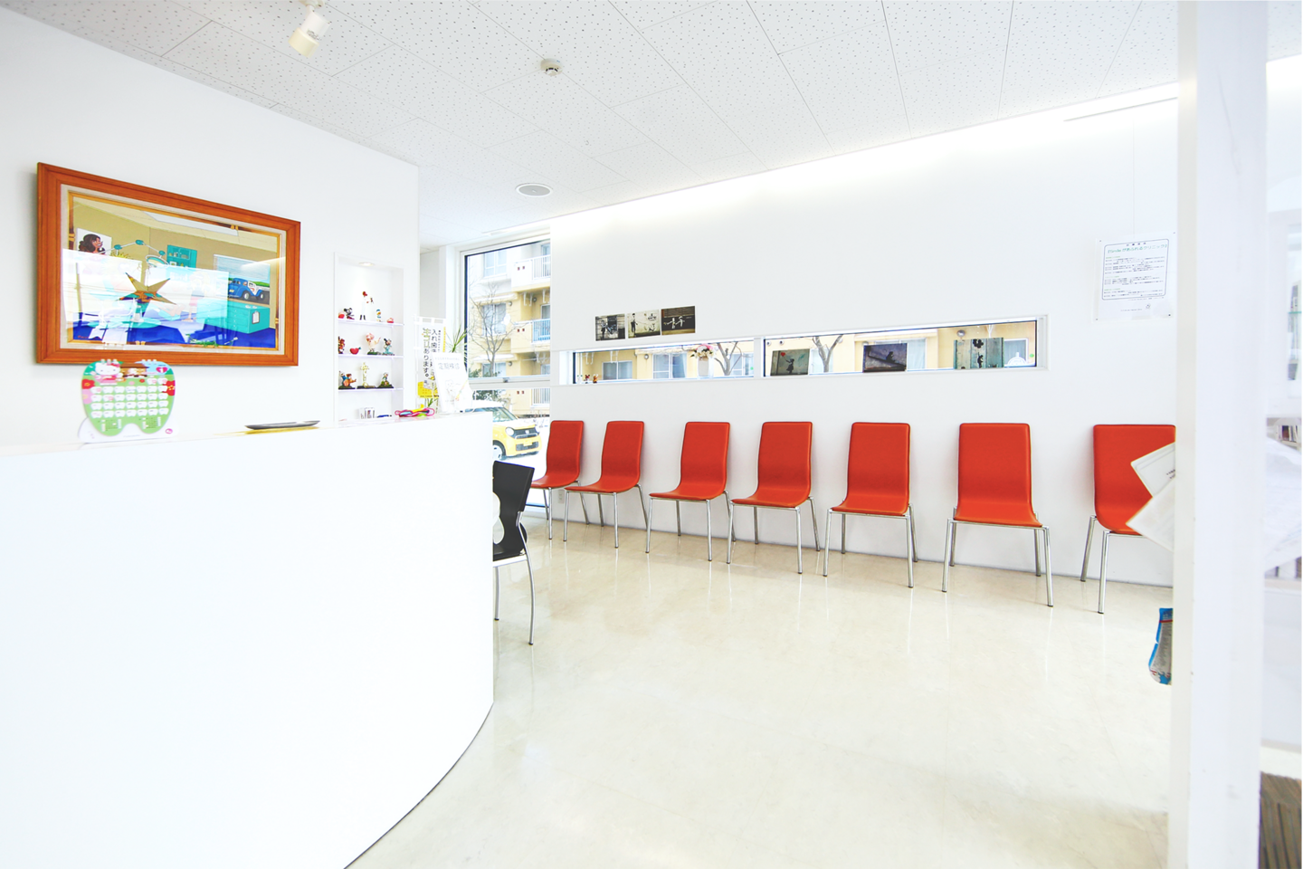 K.FUKUDA DENTAL CLINIC 待合室
